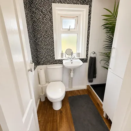 Apartment Stylish 3 Bed House Contractor Friendly Free Parking & Wifi Bristol