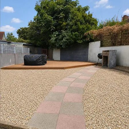 Stylish 3 Bed House Contractor Friendly Free Parking & Wifi Apartment Bristol